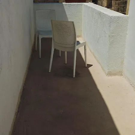 Private Room With Shower En-Suite And Terrace Balzan المظهر الخارجي الصورة