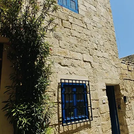 Private Room With Shower En-Suite And Terrace Balzan المظهر الخارجي الصورة